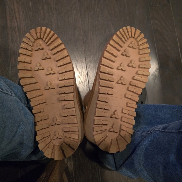 Torrid 9.5WW Platform Wedge Bootie - Picture 4 of 5